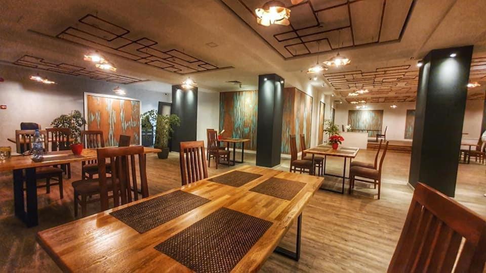 Hotel Posada Curtea de Argeş المظهر الخارجي الصورة