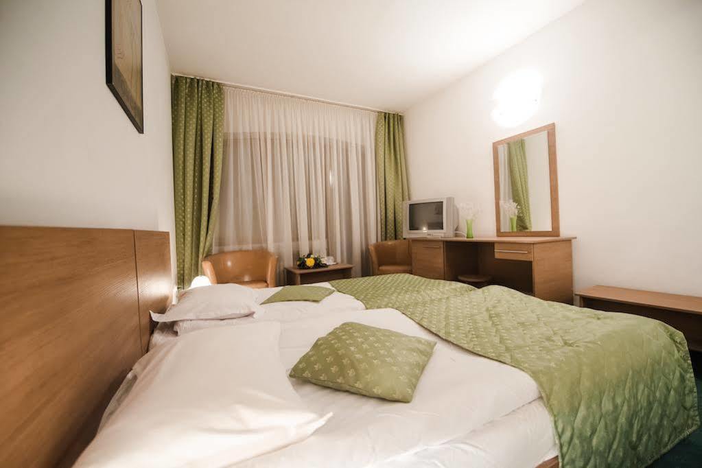 Hotel Posada Curtea de Argeş المظهر الخارجي الصورة